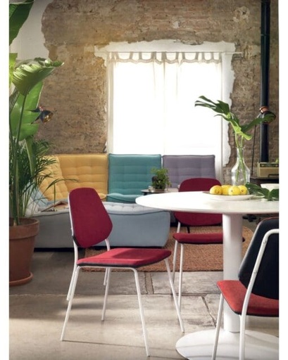 [8397] MESA BLANCA CON PIE CENTRAL METALICO